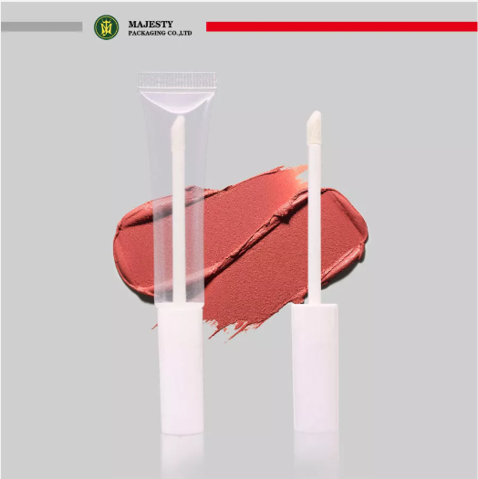 empty clear lip gloss tube أنبوب ملمع الشفاه الشفاف الفارغ