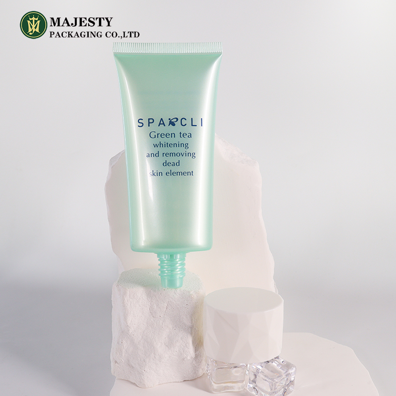 منسوب أنبوب بلاستيكي ناعم