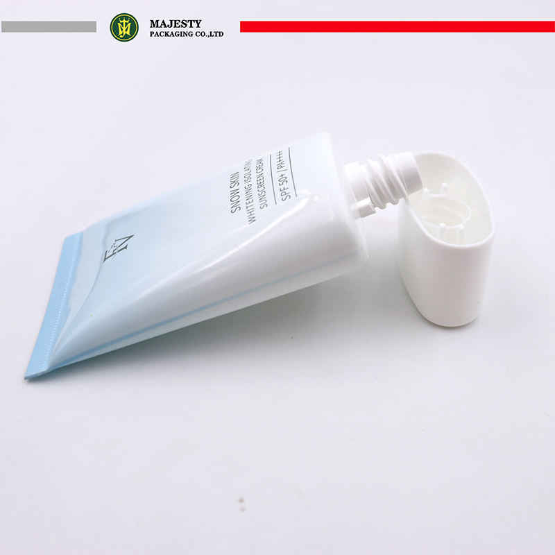 أنابيب بلاستيكية من البولي ايثيلين بيضاوية مسطحة OEM لـ 20 مللي 30 مللي 50 مللي Sunblock ضغط التعبئة والتغليف غطاء برغي مستحضرات التجميل واقية من الشمس BB كريم الأساس