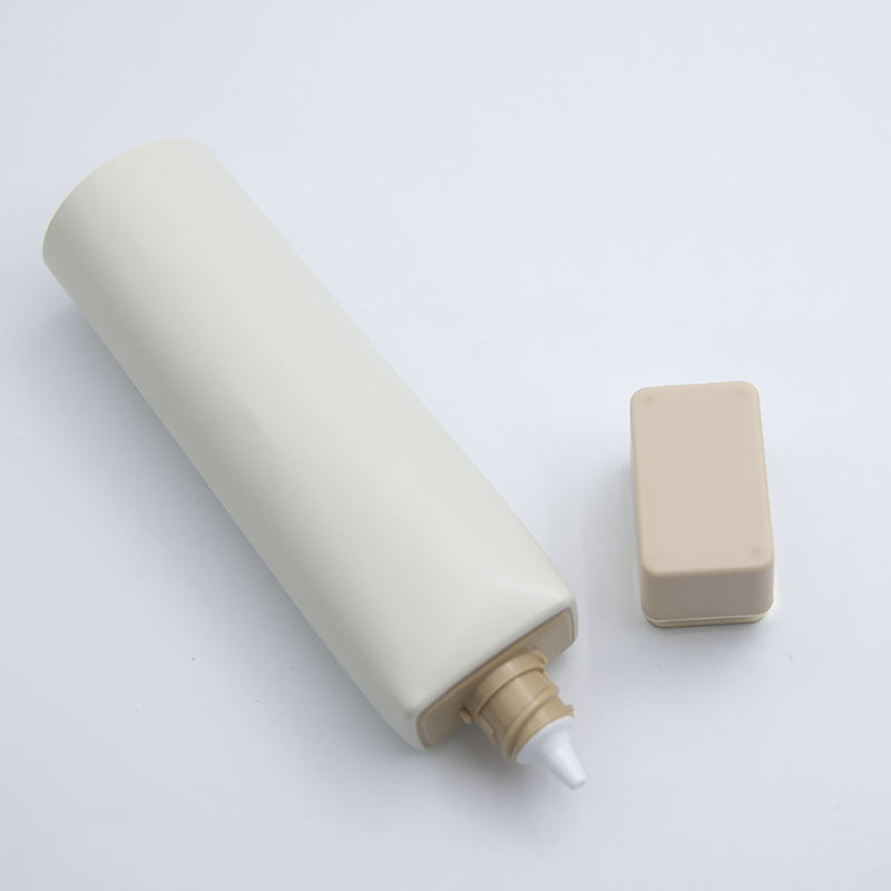 أنبوب تعبئة مستحضرات التجميل الفارغ OEM لكريم الأساس BB CC كريم اليد الواقي من الشمس مع الشفة العلوية الوجه لقناع الوجه الماسكارا
