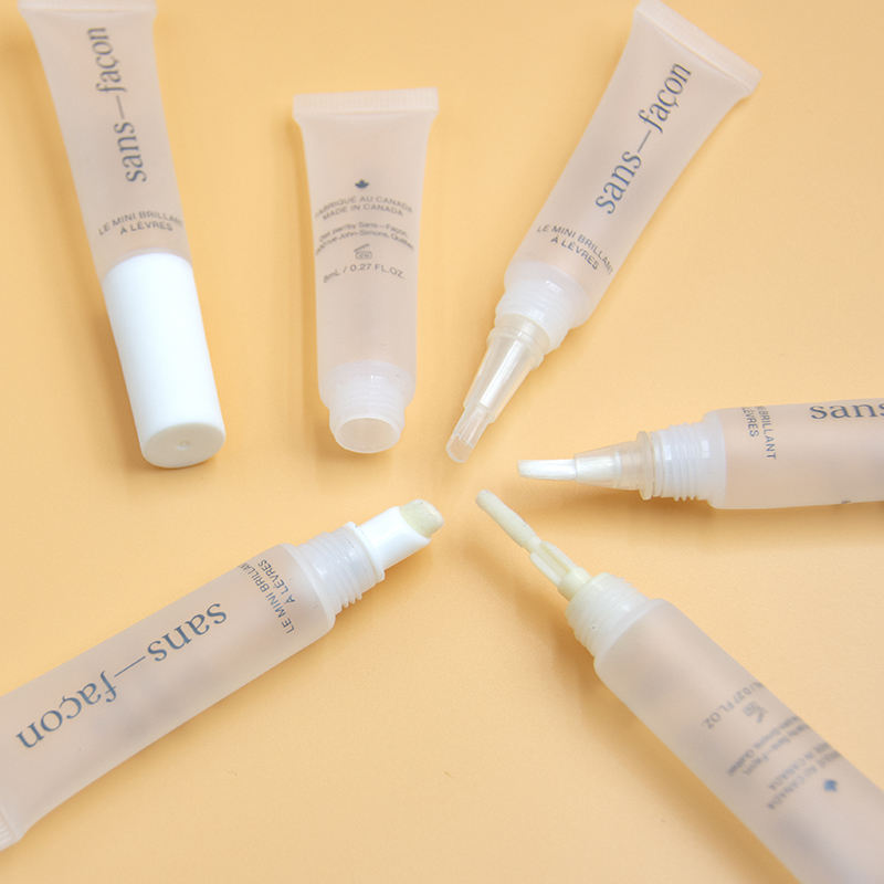 أنابيب ملمع الشفاه البلاستيكية الفارغة مع رأس فرشاة، حاوية ضغط مستحضرات التجميل النظيفة للعناية بالشفاه