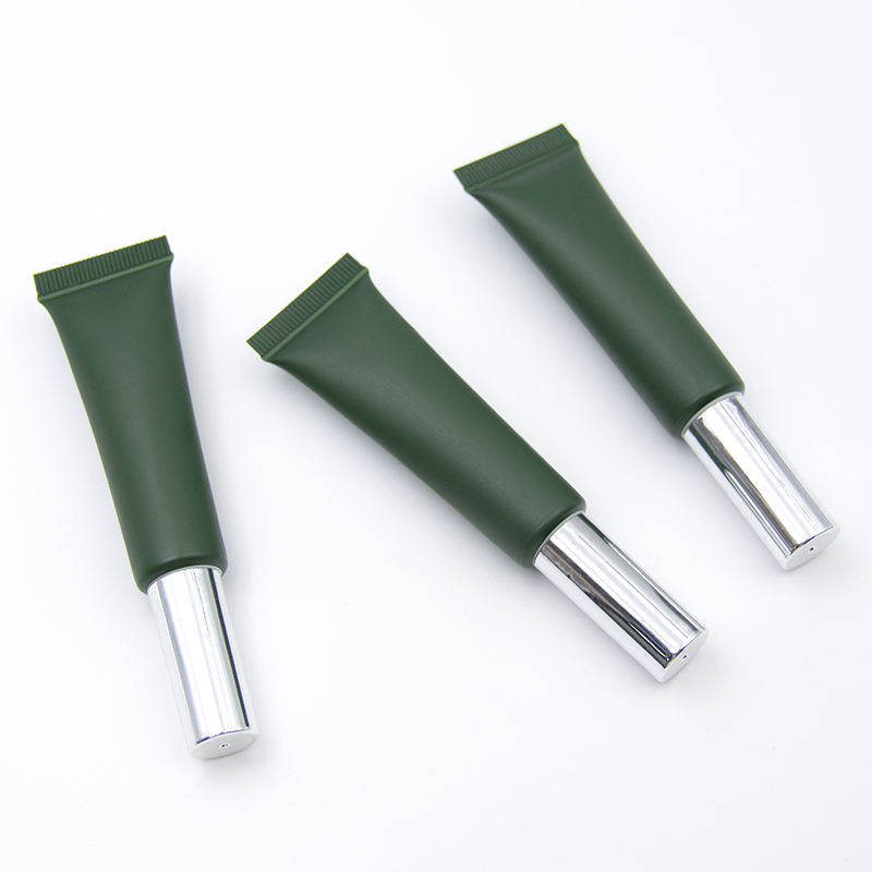 OEM & ODM 10 مللي أنابيب بلاستيكية ناعمة PE مع فرشاة وقضيب سيليكون ملمع الشفاه عصا الشفاه بلسم الشفاه أنبوب فرشاة الأظافر