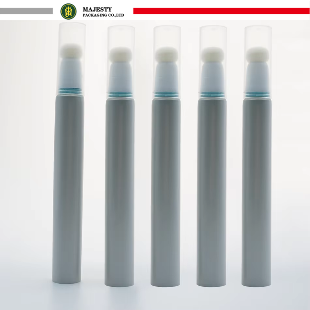 أنبوب بلاستيكي صغير الحجم التعبئة والتغليف 5 مللي 10 مللي 15 مللي سائل أحمر الخدود السائل المخفي أنبوب إسفنجة ناعمة فرشاة قضيب أنبوب مستحضرات التجميل