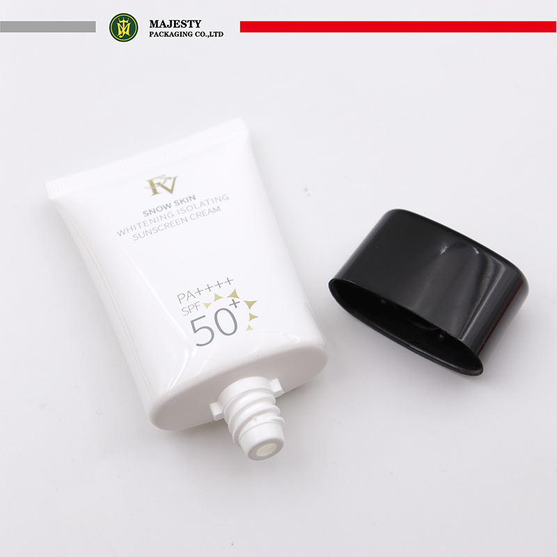 أنابيب بلاستيكية مسطحة بيضاوية 30 مل 50 مل PE مخصصة لكريم Sunblock وكريم الأساس BB مع تغليف غطاء لولبي لمستحضرات التجميل