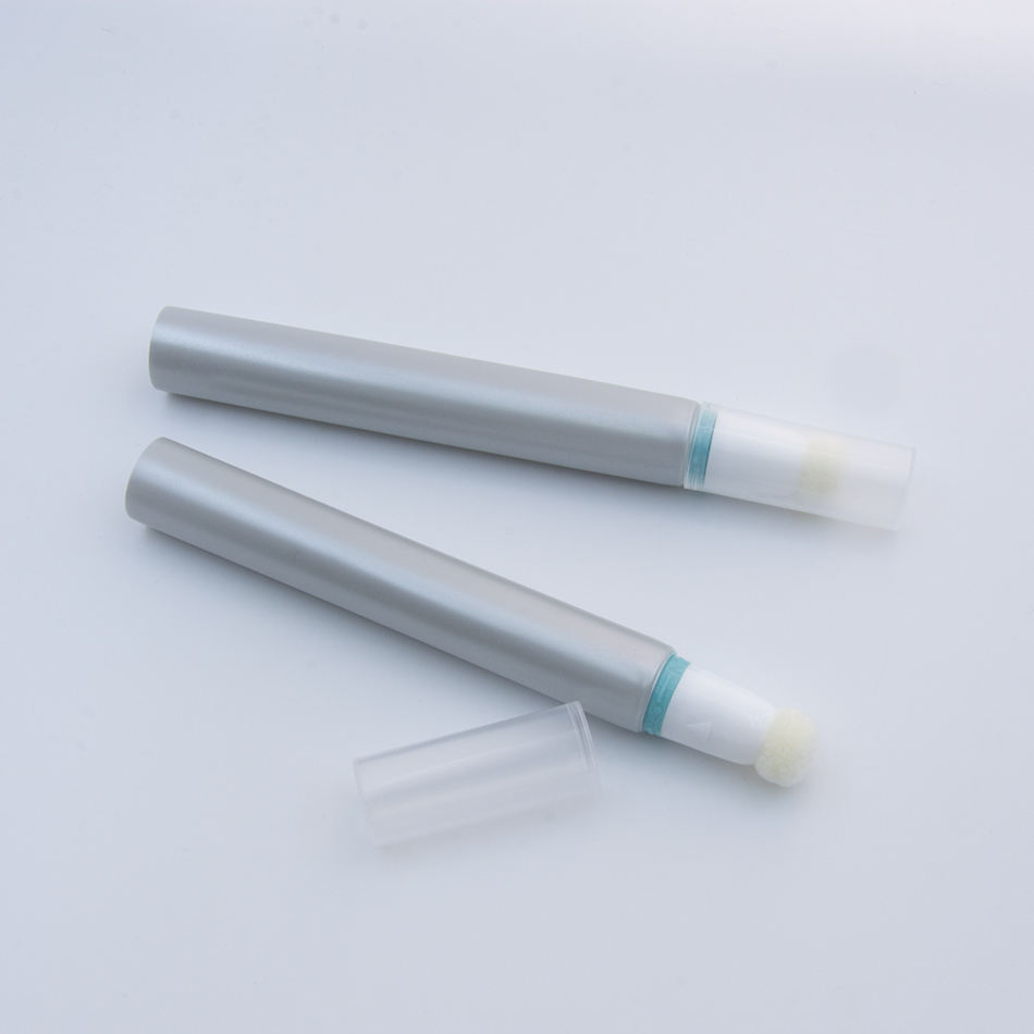 أنبوب بلاستيكي صغير الحجم التعبئة والتغليف 5 مللي 10 مللي 15 مللي سائل أحمر الخدود السائل المخفي أنبوب إسفنجة ناعمة فرشاة قضيب أنبوب مستحضرات التجميل