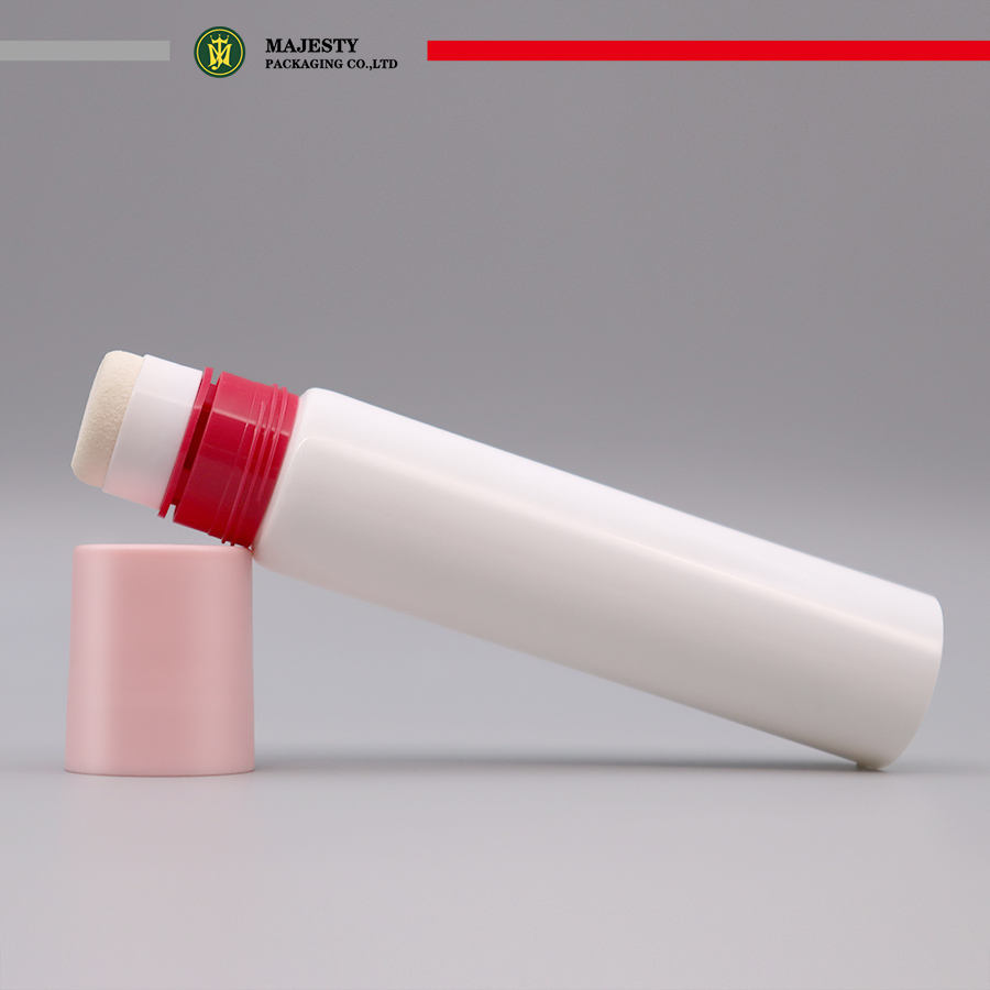 تخصيص 30ML-60ML أنابيب بلاستيكية لمستحضرات التجميل العناية بالبشرة كريم BB والأساس السائل مع التعبئة والتغليف النتوء طرف الإسفنج