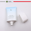 أنابيب بلاستيكية من البولي ايثيلين بيضاوية مسطحة OEM لـ 20 مللي 30 مللي 50 مللي Sunblock ضغط التعبئة والتغليف غطاء برغي مستحضرات التجميل واقية من الشمس BB كريم الأساس