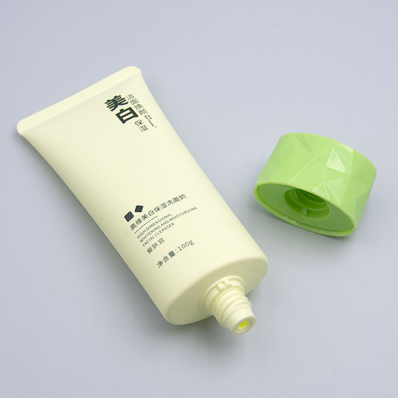 OEM100ML-120ML أنبوب مستحضرات التجميل البيضاوي لكريم العين العناية بالبشرة غسل الوجه وأنبوب ضغط واقي الشمس مع برغي علوي