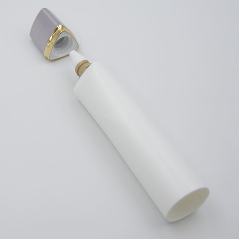 OEM طويل الفم مثلث مستحضرات التجميل خرطوم بلاستيك التعبئة والتغليف ل 30 مللي كريم واقية من الشمس BB ومصل العناية بالبشرة لكريم العين