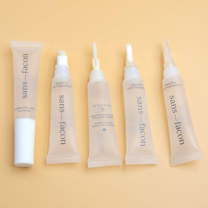 أنابيب ملمع الشفاه البلاستيكية الفارغة مع رأس فرشاة، حاوية ضغط مستحضرات التجميل النظيفة للعناية بالشفاه