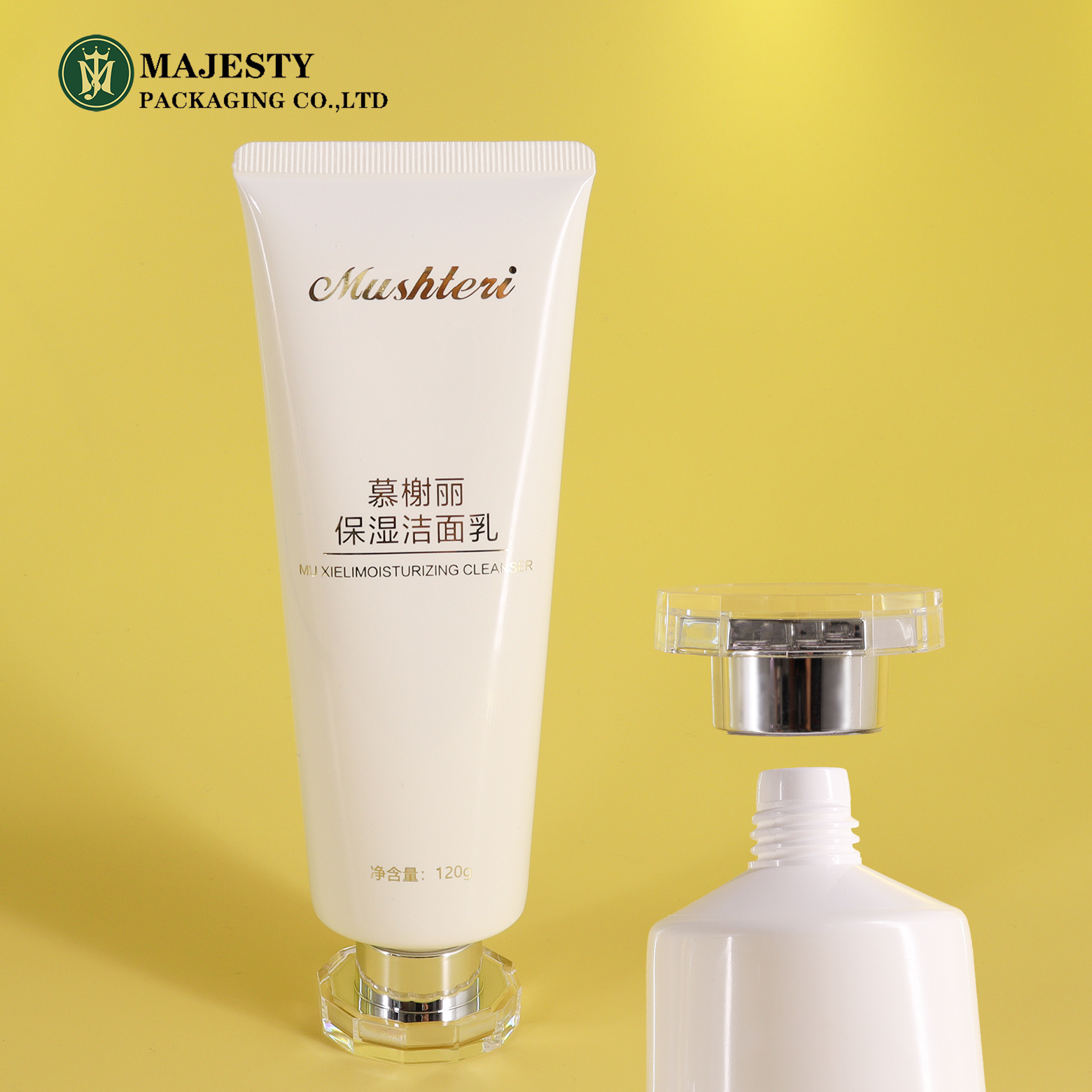 أنبوب بلاستيكي