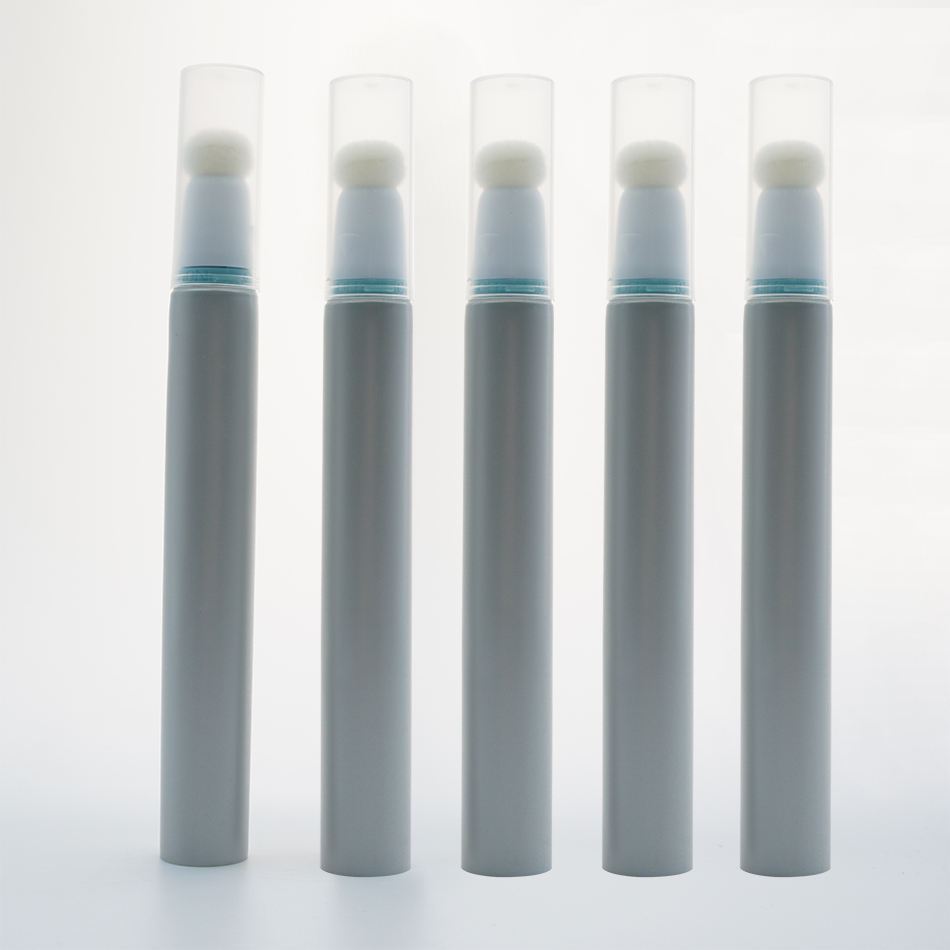 أنبوب بلاستيكي صغير الحجم التعبئة والتغليف 5 مللي 10 مللي 15 مللي سائل أحمر الخدود السائل المخفي أنبوب إسفنجة ناعمة فرشاة قضيب أنبوب مستحضرات التجميل