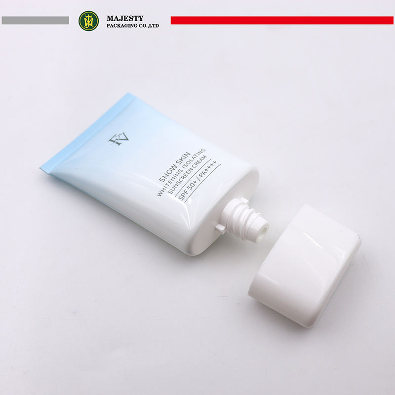 أنابيب بلاستيكية من البولي ايثيلين بيضاوية مسطحة OEM لـ 20 مللي 30 مللي 50 مللي Sunblock ضغط التعبئة والتغليف غطاء برغي مستحضرات التجميل واقية من الشمس BB كريم الأساس