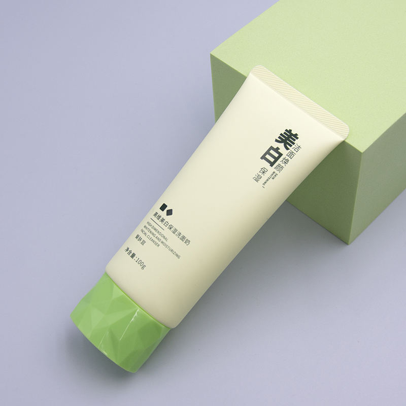 OEM100ML-120ML أنبوب مستحضرات التجميل البيضاوي لكريم العين العناية بالبشرة غسل الوجه وأنبوب ضغط واقي الشمس مع برغي علوي