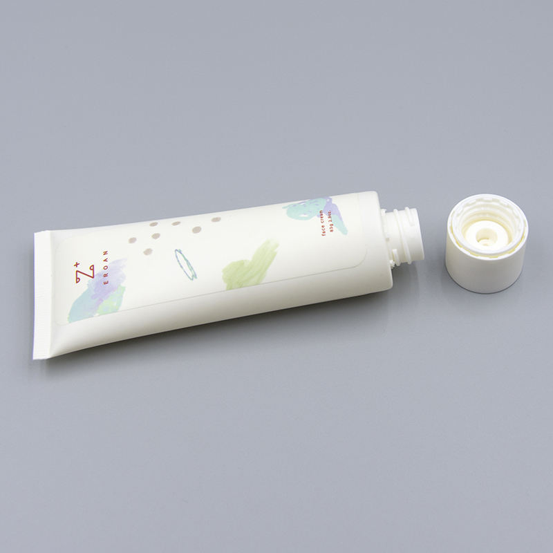 أنبوب بلاستيكي ناعم مخصص لغسل الوجه وتغليف كريم اليد مع غطاء علوي ملتوي تصميم مخصص