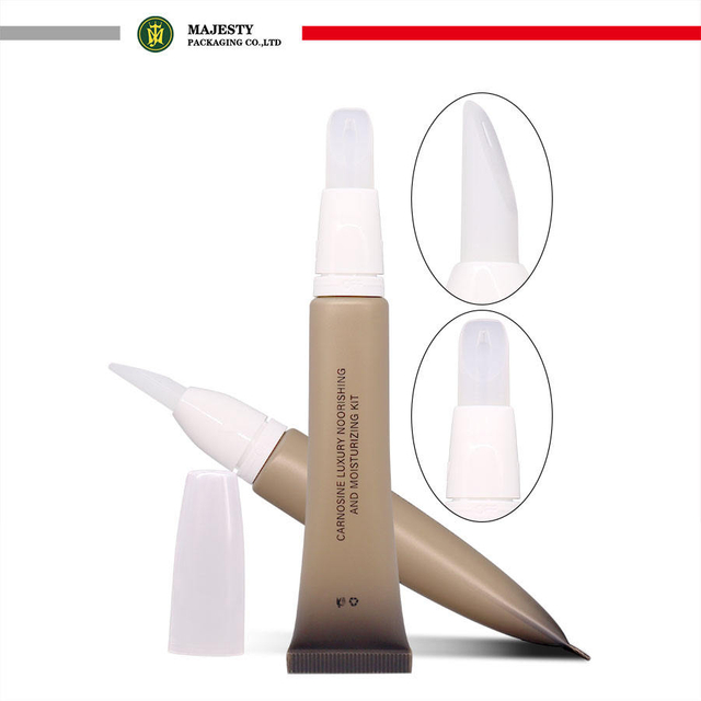 سلسلة جديدة من فرشاة السيليكون أنبوب أحمر الشفاه البلاستيكي لتغليف مستحضرات التجميل كريم العين للعناية بالبشرة قضيب السيليكون أنبوب بلاستيكي